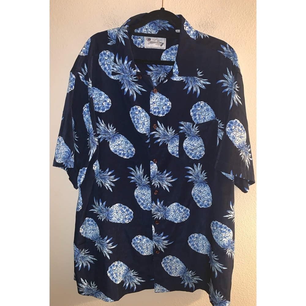 Milano Bay Pineapple Shirt Size XL